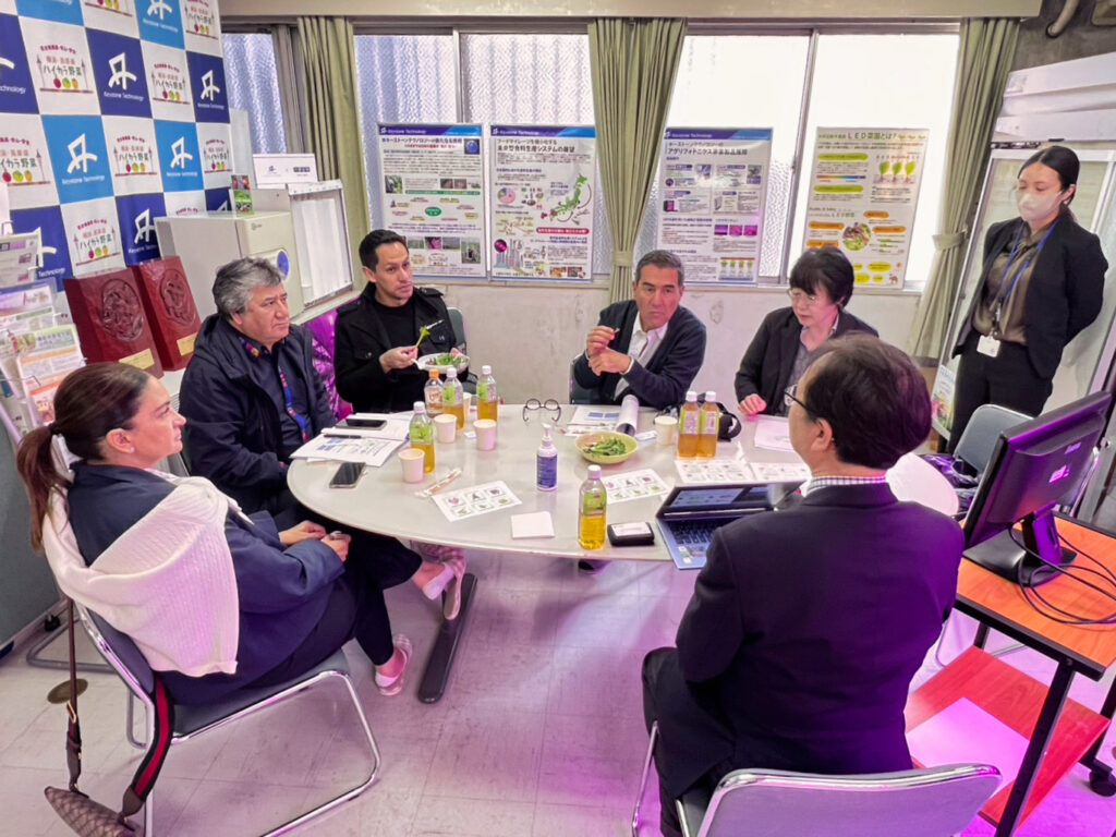 ボリビア開発企画大臣ご一行との意見交換の様子